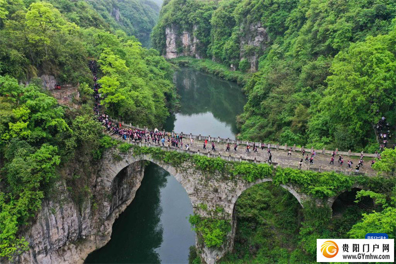 春日上春山