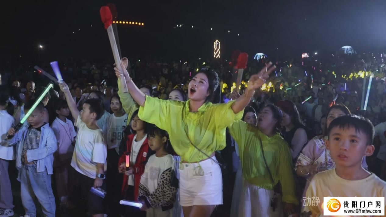 一地一烟火 同节不同韵 各地群众共庆火把节(图9) 一地一烟火 同节不同韵 各地群众共庆火把节(图9)