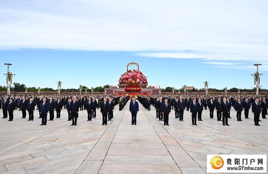 烈士纪念日向人民英雄敬献花篮仪式在京隆重举行(图3)