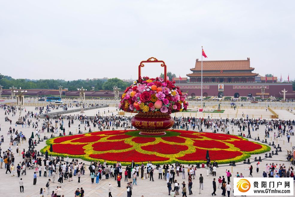 走近北京的国庆花坛(图1)