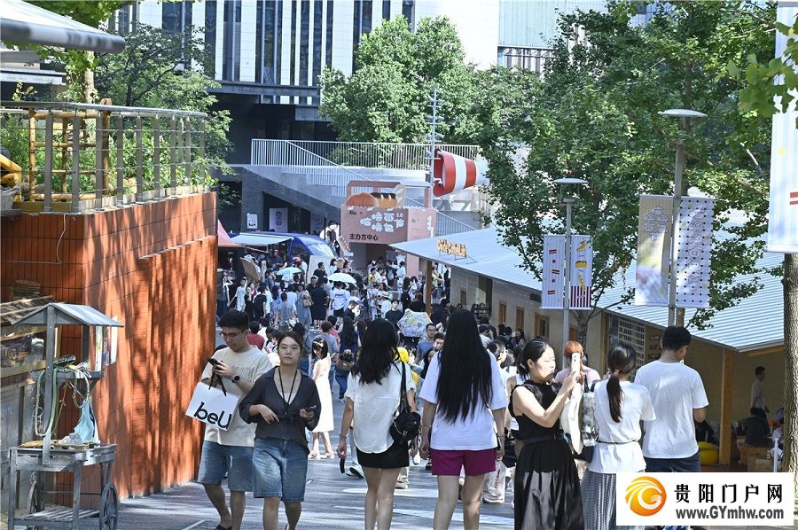 徐良三天演唱会带动综合消费1.8亿元(图1) 徐良三天演唱会带动综合消费1.8亿元(图1)